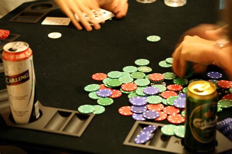 play poker with facebook friends